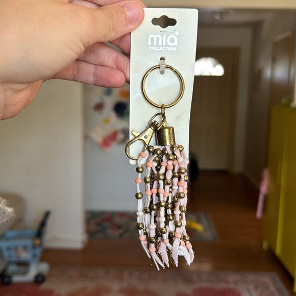 Mia Collection Gold Tarnished Pink Beaded Boho Fringe Chain Tassel Keychain - Picture 3 of 5